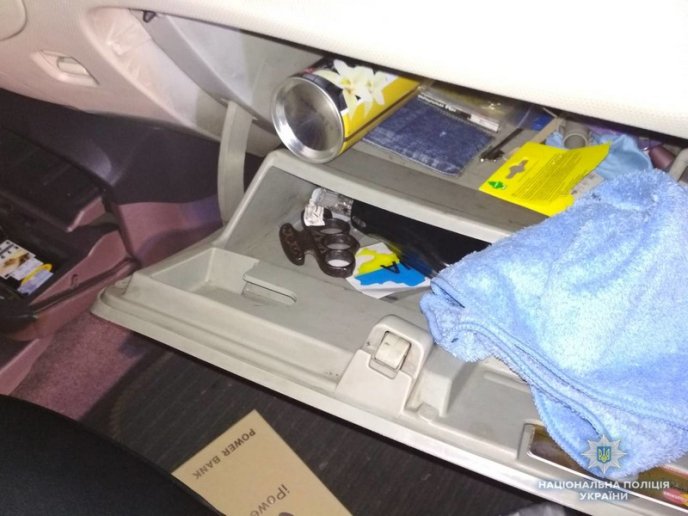 Ввечері неадекватний водій намагався втекти від поліцейських – 01