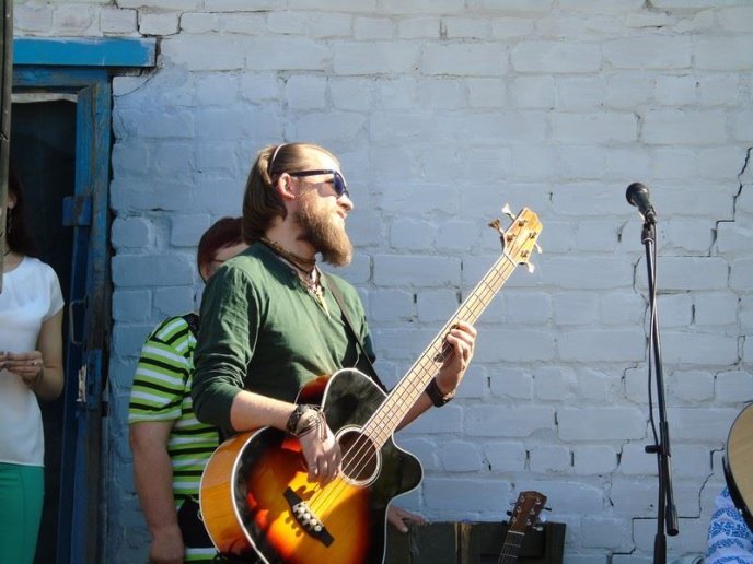 Музиканти з Києва та Хмельниччини виступили перед бійцями 128-ої бригади – 04