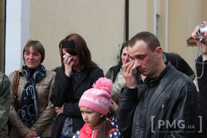 У Мукачеві відкрили меморіальну дошку бійцю АТО Руслану Ігнатишину – 26