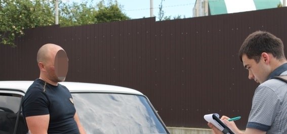 В Ужгороді затримали активістів "Спецконтролю", які вимагали гроші від чиновника за неоприлюднення компромату – 02