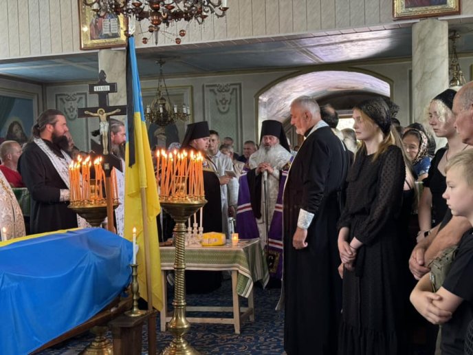 На Закарпатті попрощалися із полеглим на війні Дмитром Чендеєм – 02