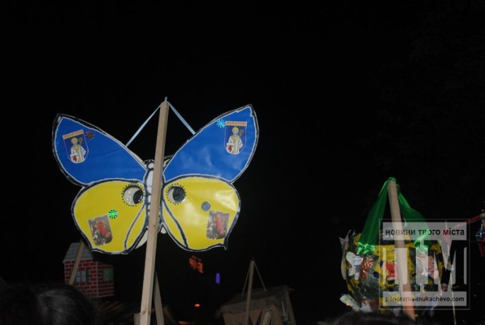 У Мукачеві відзначили День святого Мартина яскравим вогняним шоу (ФОТОРЕПОРТАЖ) – 03