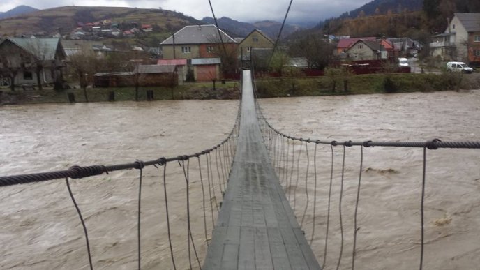 У Міжгір’ї через зливи піднявся рівень води у річці Ріка – 05