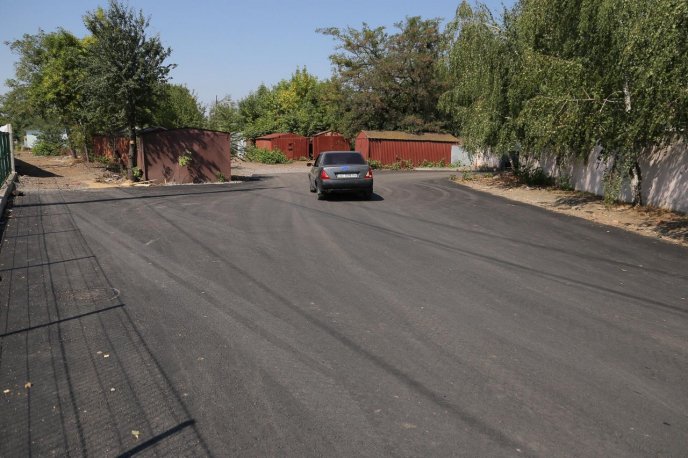 На одній із мукачівських вулиць завершують благоустрій території – 02