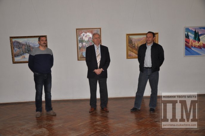 У Мукачеві відкрили виставку картин, присвячену Дню художника (ФОТО) – 01