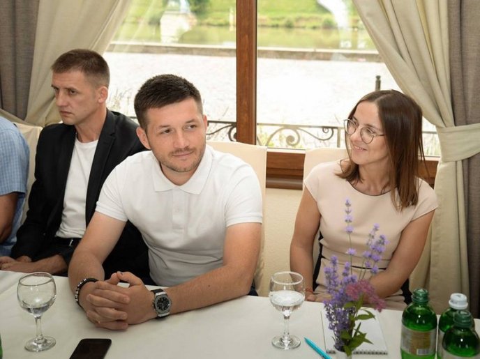 Роль громадських організацій в консолідації українського суспільства обговорювали в Мукачеві – 49