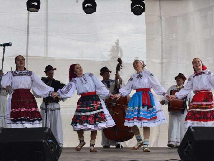 В Ужгороді триває фестиваль молодого вина “Закарпатське Божоле” – 07