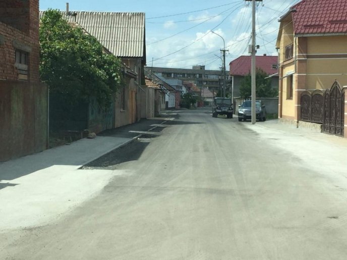 У Мукачеві триває капремонт вулиці Небесної Сотні – 02