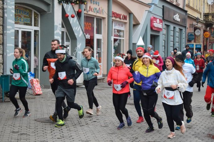В Ужгороді відбувся благодійний забіг "Пробіжи – допоможи" – 04
