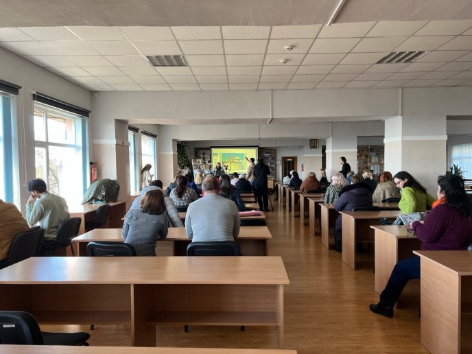 В УжНУ проводять лекції для переселенців про історію та культуру Закарпаття – 01 В УжНУ проводять лекції для переселенців про історію та культуру Закарпаття – 01