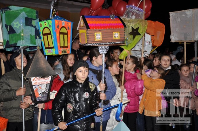 День Святого Мартина у Мукачеві: смачні наїдки, запашне вино і насичена культурна програма (ФОТО) – 43