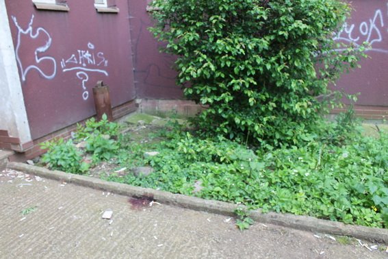 В Ужгороді із балкону на п’ятому поверсі випав чоловік – 02