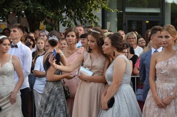 Двадцять випускників Мукачева отримали грошові премії  – 09