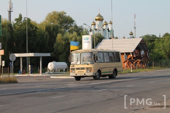 Трасою "Київ-Чоп" у Мукачеві рушили два військових автобуси – 01