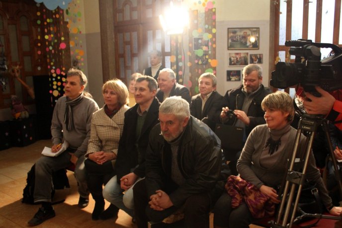 В Ужгороді презентували книгу про ляльковий театр – 05