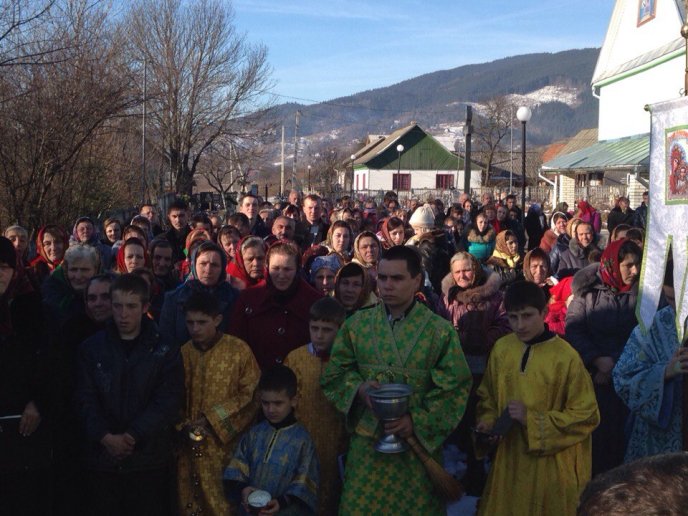На Рахівщині освятили пам’ятник жертвам Голодоморів та політичних репресій – 08