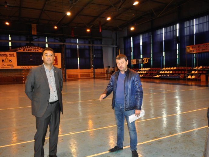 Голова облради висловив своє незадоволення станом ужгородського спорткомплексу "Юність" – 03