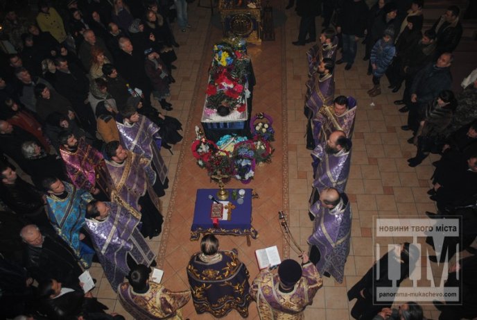 Мукачівці попрощались з загиблим бійцем 128-ої бригади Денисом Кисельовим (ФОТО) – 07