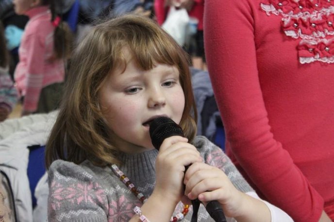 Діти переселенців зі Сходу отримали подарунки до Різдва – 16