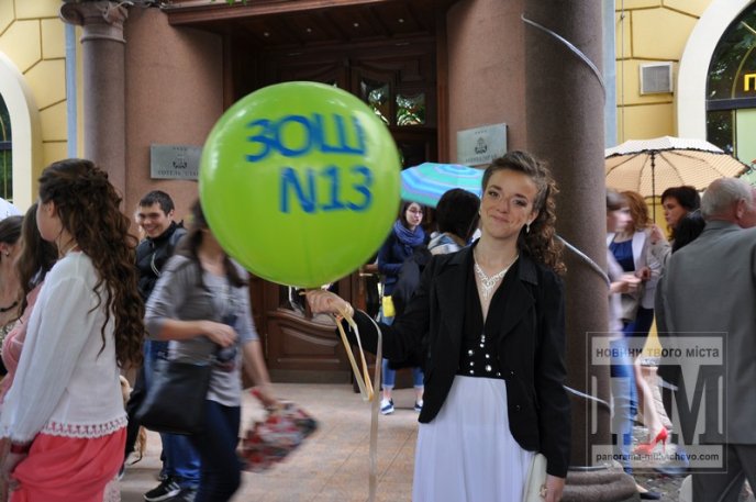 Парад випускників в центрі Мукачева: як це було (ФОТО) – 06