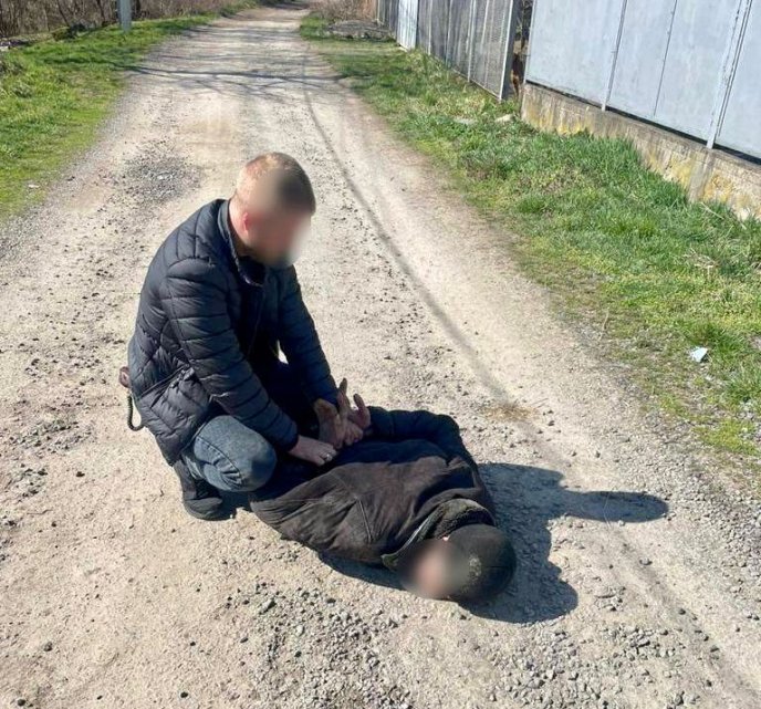 Затримали після передачі "товару": що накоїв житель Великолучківської громади – 01 Затримали після передачі "товару": що накоїв житель Великолучківської громади – 01