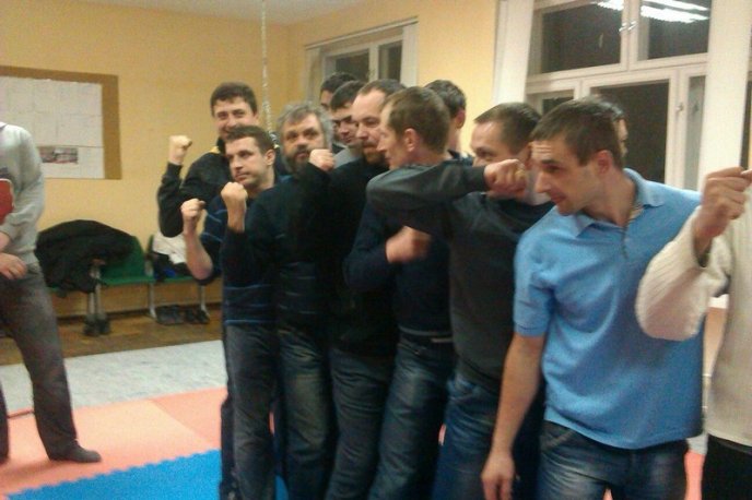 Ужгородських активістів самооборони вчили захищатися в бою (ФОТО) – 04 Ужгородських активістів самооборони вчили захищатися в бою (ФОТО) – 04