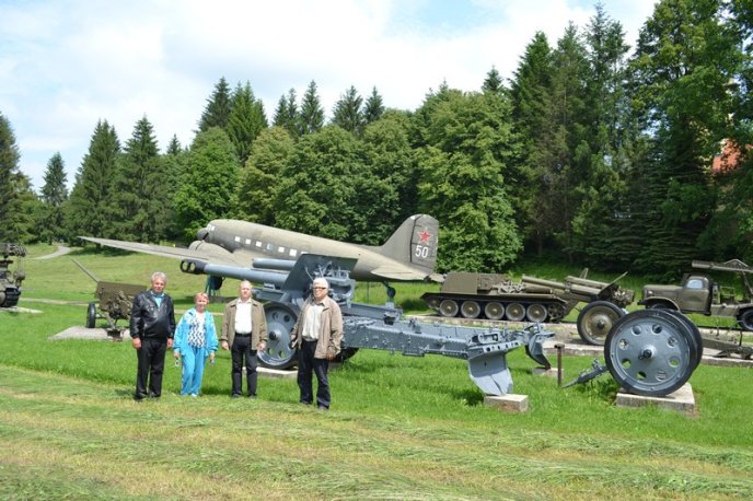 Делегація керівного складу "Закарпаття-Щит" та "Клубу 128 дивізії" відвідала воєнно-історичний музей у місті Свидник (ФОТО) – 05