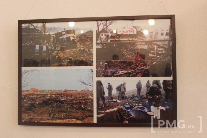 У Мукачеві відкрили фотовиставку, присвячену річниці боям за Дебальцево – 03