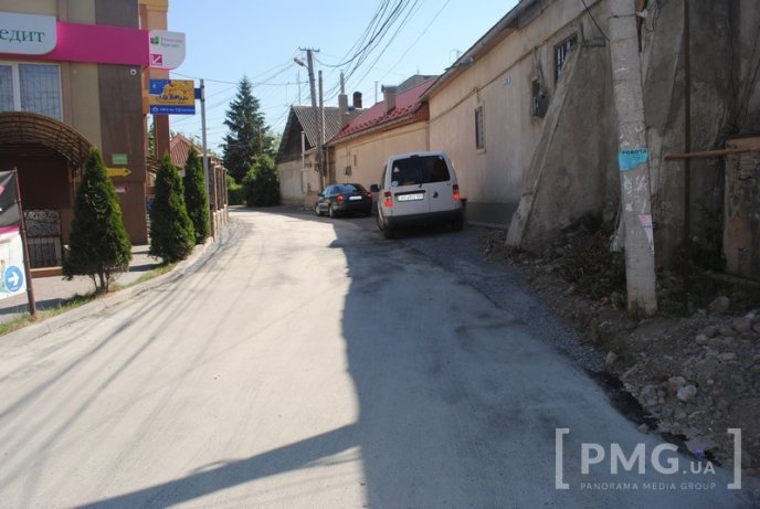 Неподалік центру Мукачева відремонтували елітний провулок – 01
