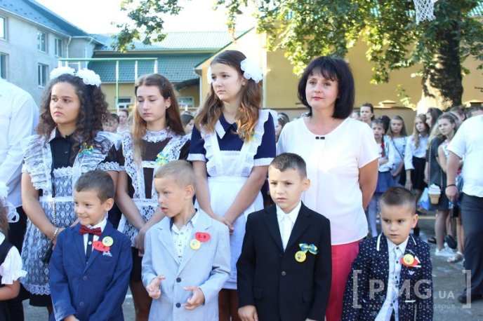 Свято Першого дзвоника відзначили у Мукачівській ЗОШ №1 ім. Пушкіна – 22