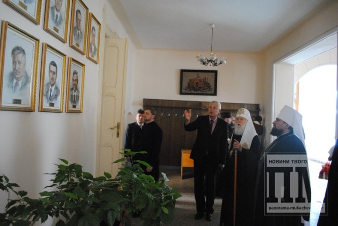 У мукачівській ратуші провели круглий стіл за участі Патріарха Філарета (ФОТО) – 04 У мукачівській ратуші провели круглий стіл за участі Патріарха Філарета (ФОТО) – 04