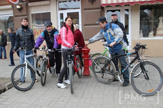 У Мукачеві відбулась велоекскурсія гідрантами міста – 04