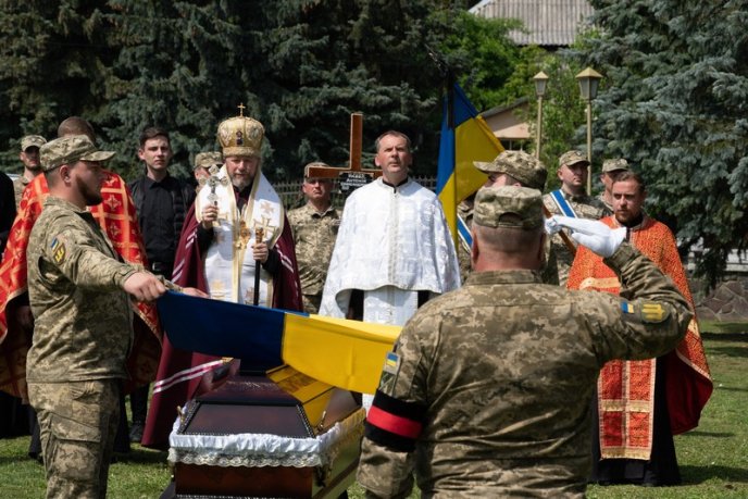 Поховали молодого закарпатця, який загинув у бою біля Бахмуту – 06