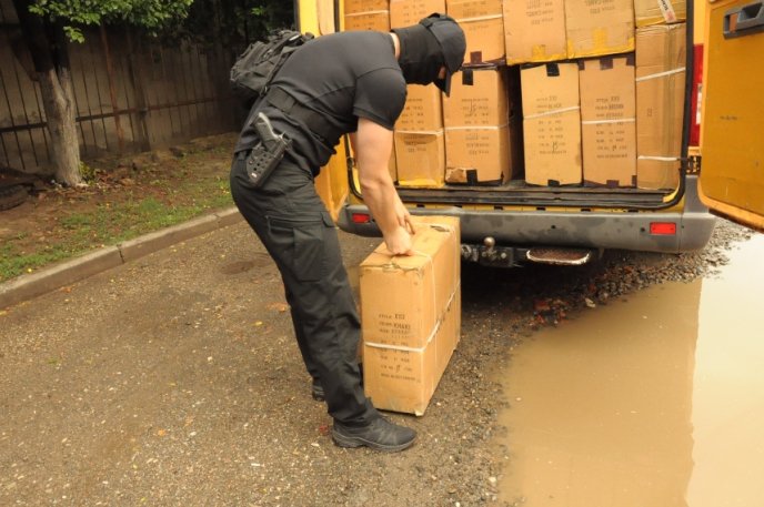 Закарпатські правоохоронці вилучили великі партії контрафактних цигарок на суму 150 тисяч доларів – 04