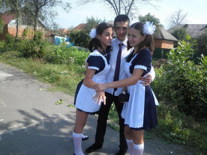 Шкільний фотоальбом: як учні Мукачева 1 Вересня відзначали (ФОТОРЕПОРТАЖ) – 28