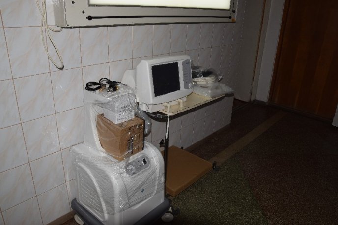 Команда “Слуги народу” передала апарат ШВЛ у Свалявську районну центральну лікарню – 06