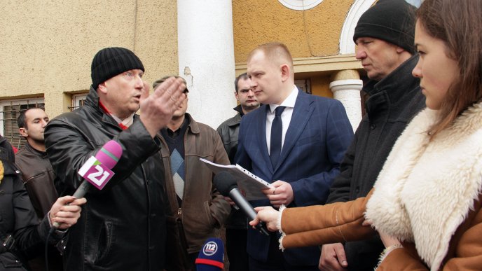 Під стінами Закарпатської митниці ДФС протестували – 01