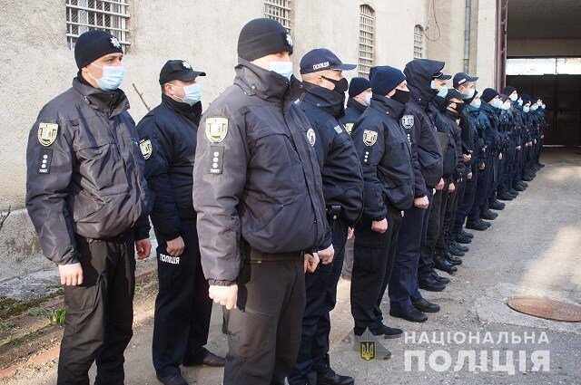 Нацгвардійці та поліцейські цілодобово патрулюватимуть Мукачево: деталі – 01