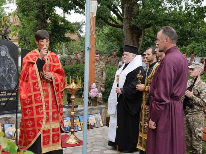 В Ужгороді відкрили меморіал пам’яті бійців АТО – 19