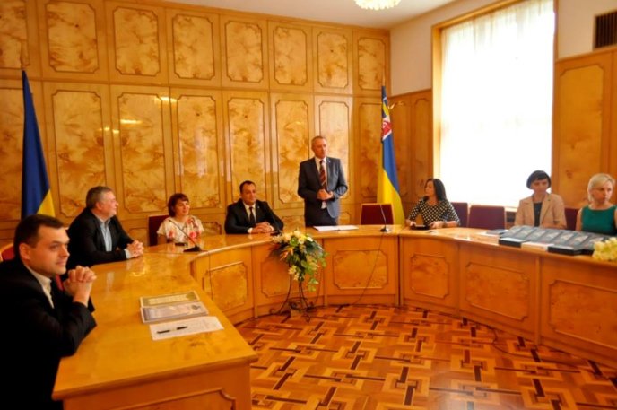 Володимир Чубірко зустрівся з обдарованими випускниками шкіл – 03 Володимир Чубірко зустрівся з обдарованими випускниками шкіл – 03