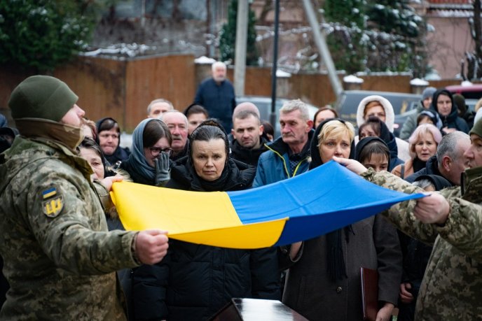 Залишилися батьки, дружина та донька: в Ужгороді поховали військового – 07 Залишилися батьки, дружина та донька: в Ужгороді поховали військового – 07