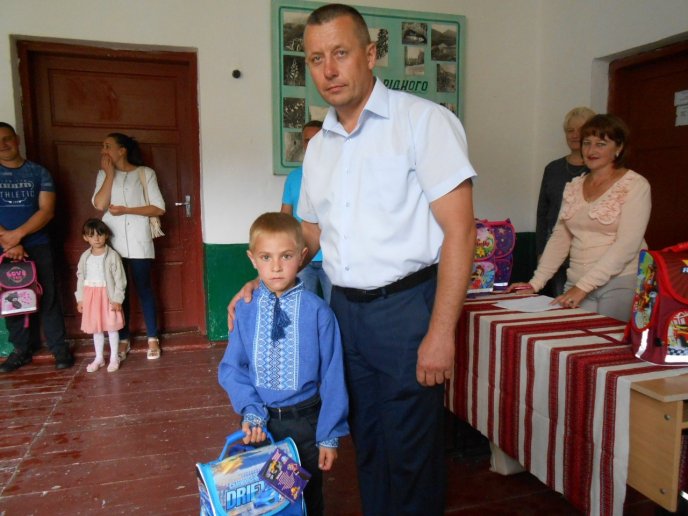 Готуємось до школи: у двох районах пройшла акція для майбутніх першокласників – 06