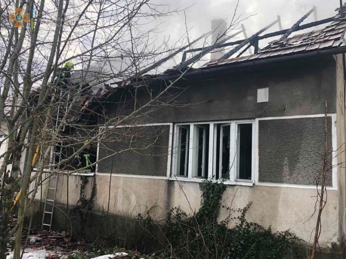 У селі знайшли тіло чоловіка. Опубліковано фото з місця трагедії – 03