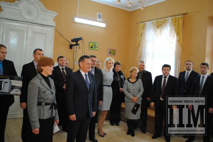 Олександр Ледида відвідав у Мукачеві Обласний центр соціально-психологічної реабілітації дітей та молоді з функціональними обмеженнями (ФОТО) – 02