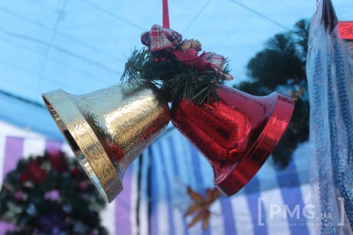 У Мукачеві розпочався новорічний ярмарок – 06