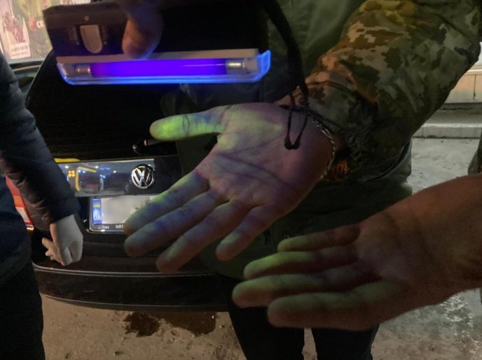 Спецоперація на Закарпатті: затримали двох перевертнів  – 06