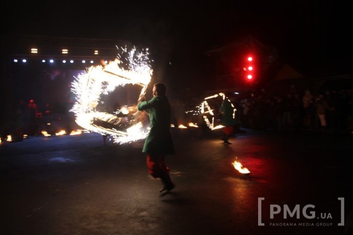 Яскраве святкування Дня святого Мартина у Мукачеві: парад ліхтариків, лицарські бої та вогняне шоу – 120 Яскраве святкування Дня святого Мартина у Мукачеві: парад ліхтариків, лицарські бої та вогняне шоу – 120