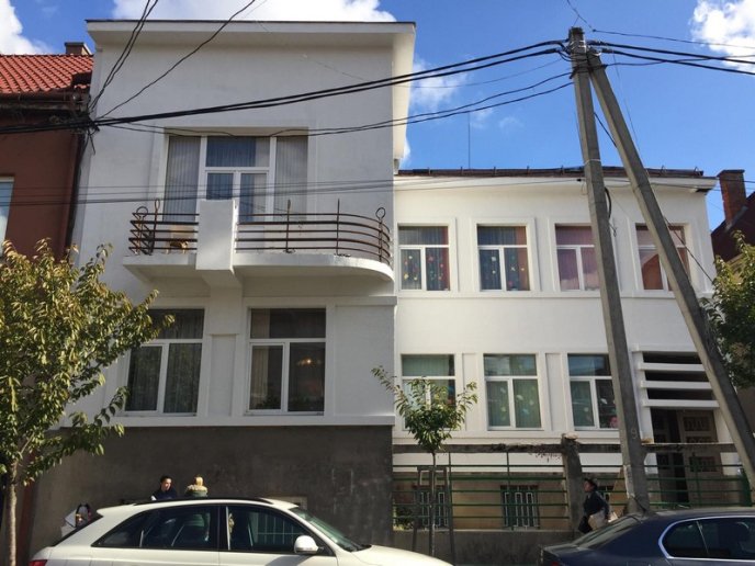 У мережі оприлюднили фото дитсадка, ремонт якого обурив частину мукачівців – 01