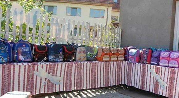 Патрульні поліцейські долучилися до соціальної акції для школярів «Перший портфелик» – 01