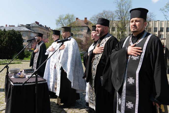 Отримав травми у боях на Торецькому напрямку: Закарпаття попрощалося з Героєм – 07 Отримав травми у боях на Торецькому напрямку: Закарпаття попрощалося з Героєм – 07